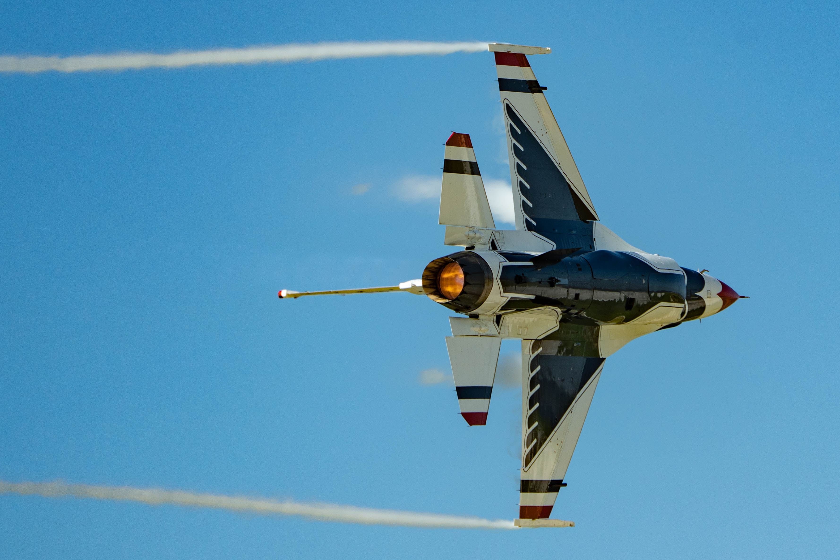 Thunderbirds Fly in Delta Formation